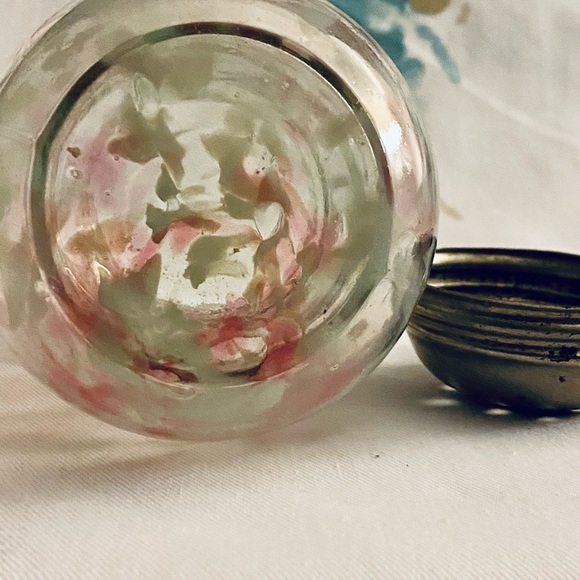 Sugar Shaker- Antique white/cranberry - Picture 4 of 6